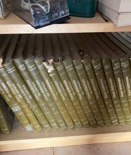 Livres-Revues 26 volumes sur les animaux