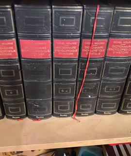 Livres-Revues livres d'hstoire en 8 volumes