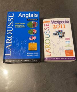 Livres-Revues 2 dictionnaires dont un Larousse français anglais