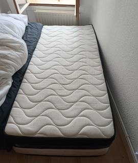 Literie 2 matelas 1 place (90x190) en bon état