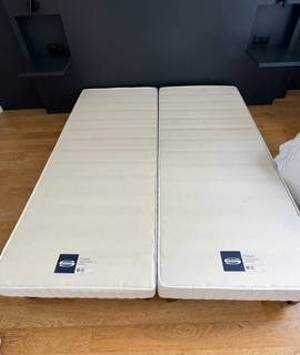 Literie 2 sommiers 90*180cm Simmons ParFAIT ETAT