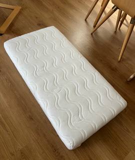 Literie matelas bébé 120x60cm très bon état