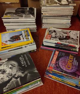 Livres-Revues magazines divers (Classica, Le Monde, Journal des Arts, Sciences & Avenir etc)