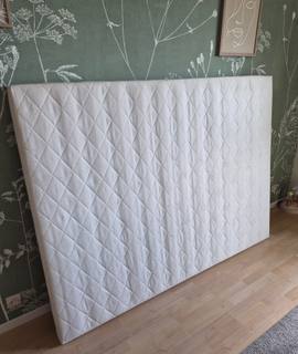 Literie sommier à lattes