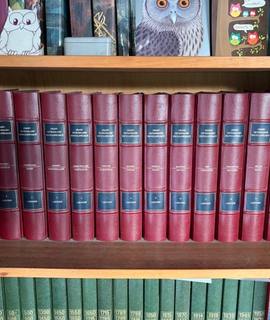 Livres-Revues Encyclopédies Universalis & Larousse