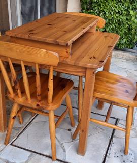 Meubles table à manger + 4 chaises