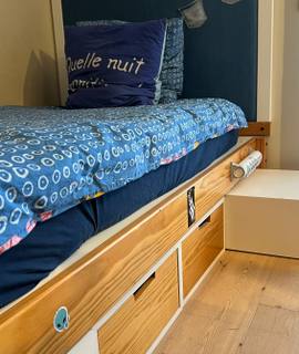 Meubles lit (120 × 200 cm), parfait pour une chambre d’enfant ou d’adolescent