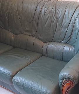 Meubles canapé fauteuil et 3 lits pliants