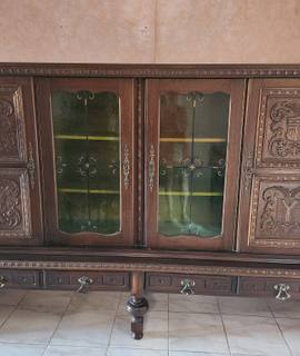 Meubles un meuble vaisselier