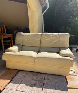 Meubles canapé cuir beige usé