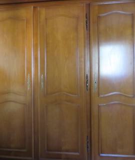 Meubles grande armoire 3 portes en merisier