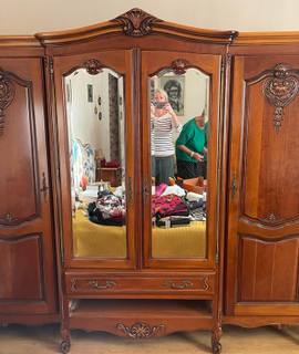 Meubles belle armoire en merisier massif
