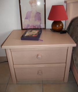 Meubles une chambre vieux rose