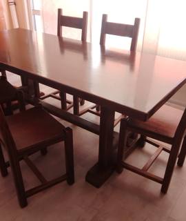 Meubles table de salle à manger et ses six chaises