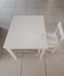 Meubles table + chaise enfant