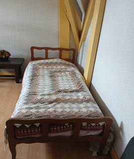 Meubles lit en bois une personne avec sommier