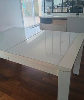 Meubles table+ buffet+ 4 chaises