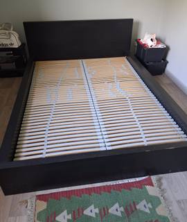 Meubles lit bois en 140 IKEA avec sommier à lattes.