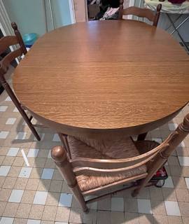 Meubles table et 3 chaises