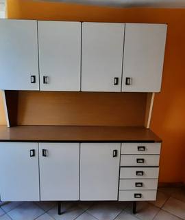 Meubles buffet et table vintage en formica