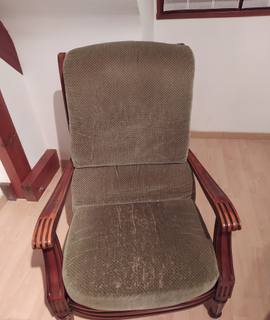 Meubles fauteuil velours vert et bois