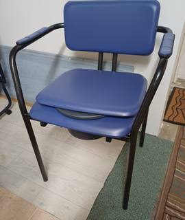 Meubles chaise percée