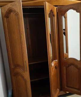 Meubles très grosse armoire en chene et très bon etat