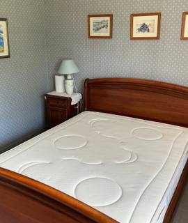 Meubles lit, cadre quasi neuf.