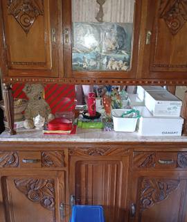 Meubles bahut, buffet, table, fauteuil et canapé vintage
