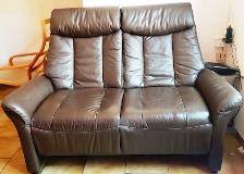 Meubles un canapé 2 places cuir