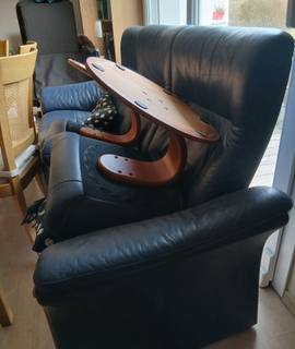 Meubles canapé Stressless 3 places avec repose pied cuit bleu marine TBE