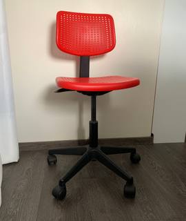 Meubles chaise de bureau pour enfant/ado Ikéa en très bon état