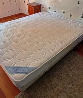 Meubles sommier 160x200 avec pieds, matelas