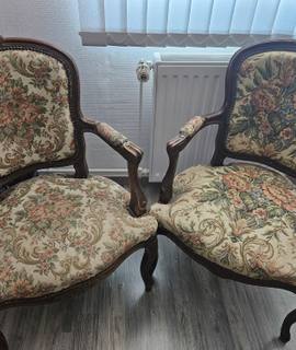 Meubles 2 fauteuils tapissiers