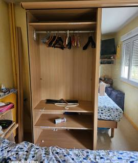 Meubles je donne une armoire à glaces