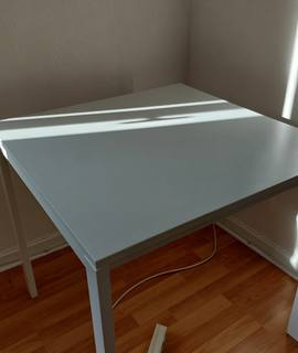 Meubles table blanche carrée