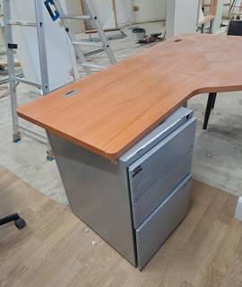 Meubles meubles montés à récupérer sur place