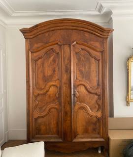 Meubles grosse Armoire noyer massif TBE