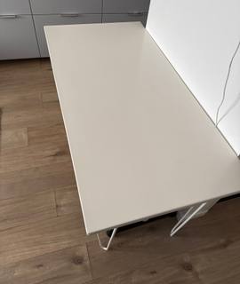 Meubles table blanche bon état