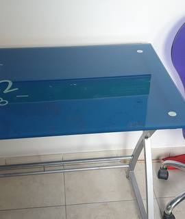 Meubles bureau plateau verre et sa chaise associee