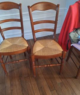 Meubles 4 chaises en bois