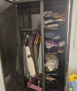 Meubles donnes petite armoire en aluminium marron bon état