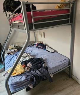 Meubles lit superposé en aluminium gris bon état