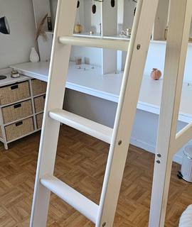 Meubles un lit avec bureau