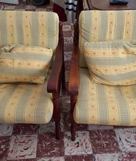 Meubles 2 fauteuils aux couleurs provencales
