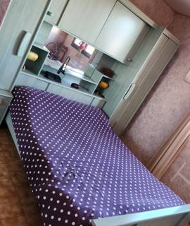 Meubles lit avec meuble autour