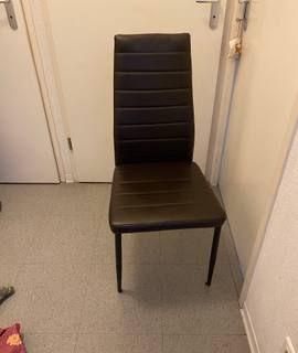 Meubles donné 4 chaises