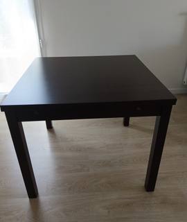 Meubles 1 table 90x90 avec 2 rallonges intégrées de 40 cm chacune
