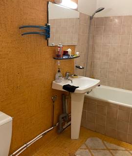 Meubles je donne lavabo + pied + mitigeur en bon état