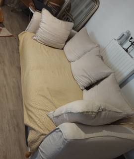 Meubles canapé beige en bonne état